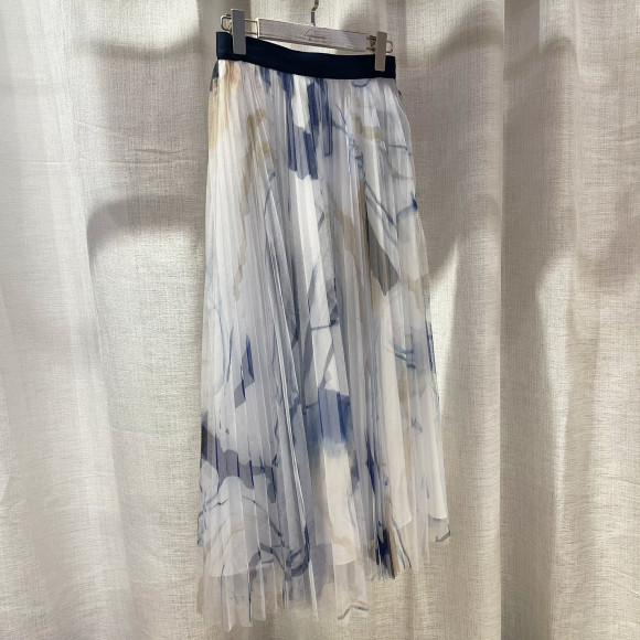 Pleated skirt in print