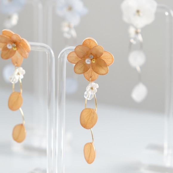 Falling Leaf - Preserved Flower Earrings