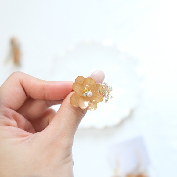 Preserved flower accessories (Earrings/Hair Clip/Ring)