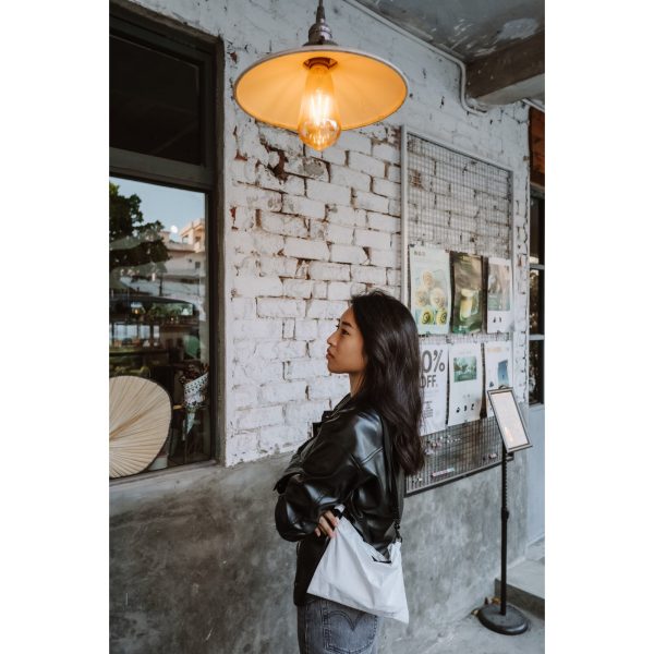 Tyvek® lightweight anti-bacteria & water repellent bag with detachable straps (Kickstarter project) - Image 3