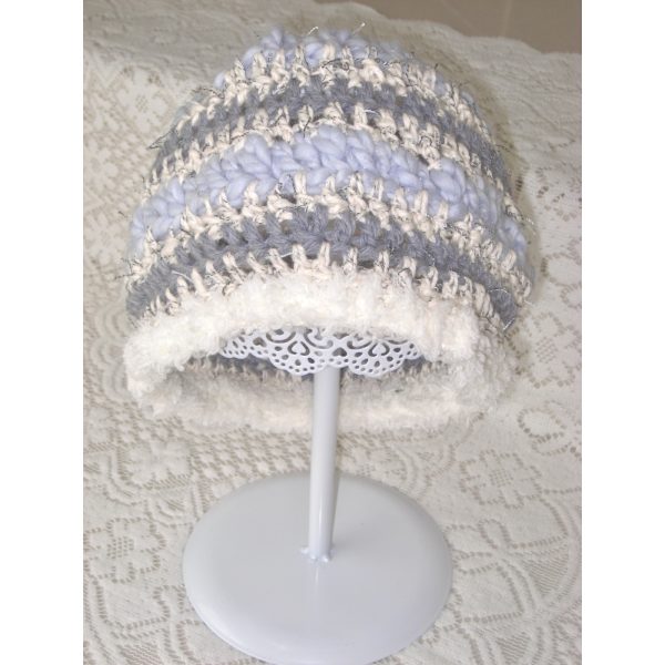 Fluffy Beanie - Image 5