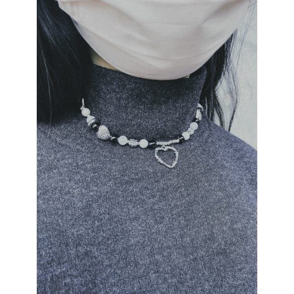 Heart of thorns Necklace - Image 2