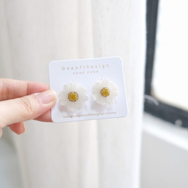 Dried Daisy Flower Accessories - Image 3