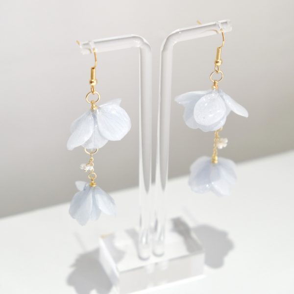 Preserved Hydrangeas Earrings (White / Blue)