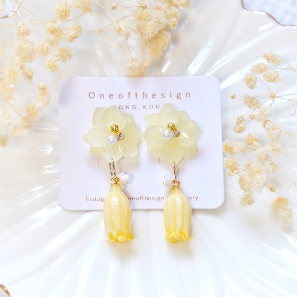 Preserved hydrangea x Campanula Earrings - Image 2