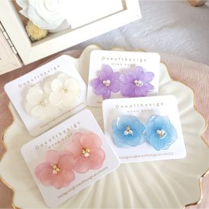 Single hydrangea earring (Pink/White)