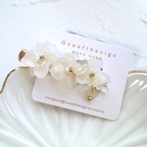 White hydrangeas hair clip