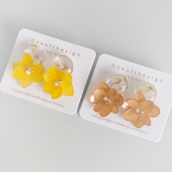Crystal Grass x Hydrangeas Earrings - Image 4