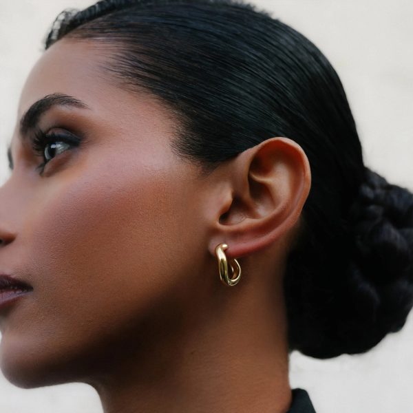 Essentia Athena Hoops Medium  in 18kt Gold vermeil - Image 5