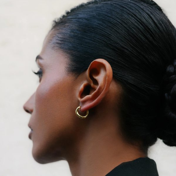 Essentia Athena Hoops Medium  in 18kt Gold vermeil - Image 3