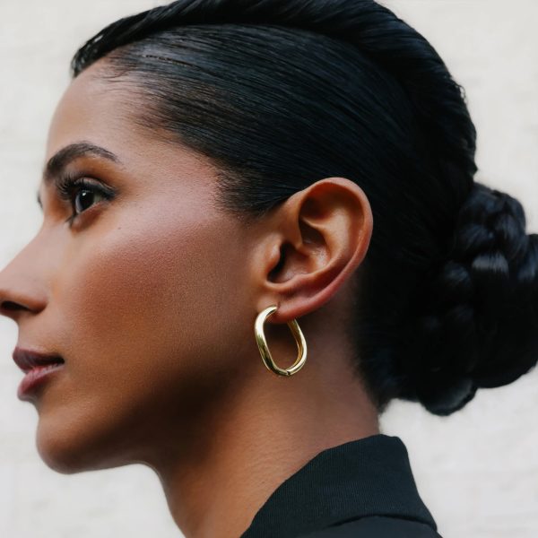 Essentia Athena Hoops Medium  in 18kt Gold vermeil - Image 6