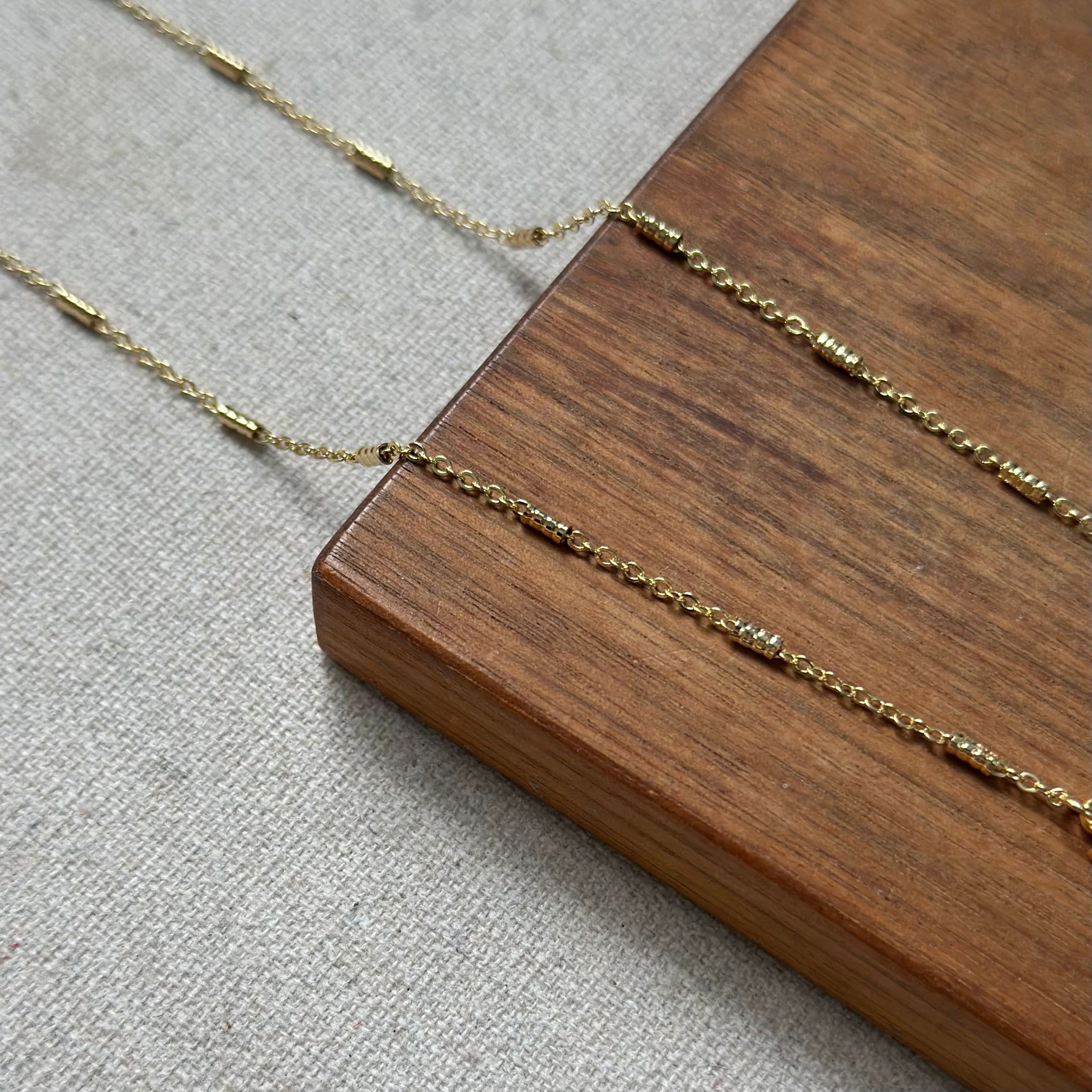 Turquoise Curved Gold-plated Necklace - Image 2