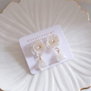 Preserved Hydrangeas x Lace Earrings